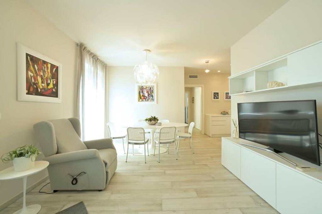 Luxury Apartament Con Garage Vista Mare Alassio Per 6 Persone Exterior photo