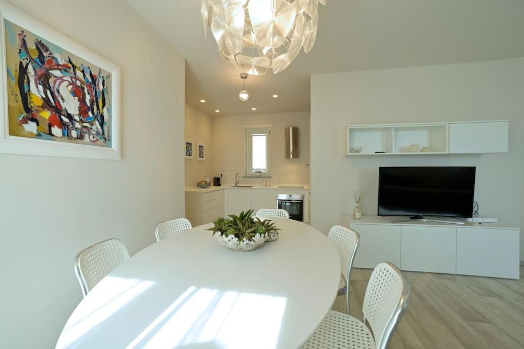 Luxury Apartament Con Garage Vista Mare Alassio Per 6 Persone Exterior photo