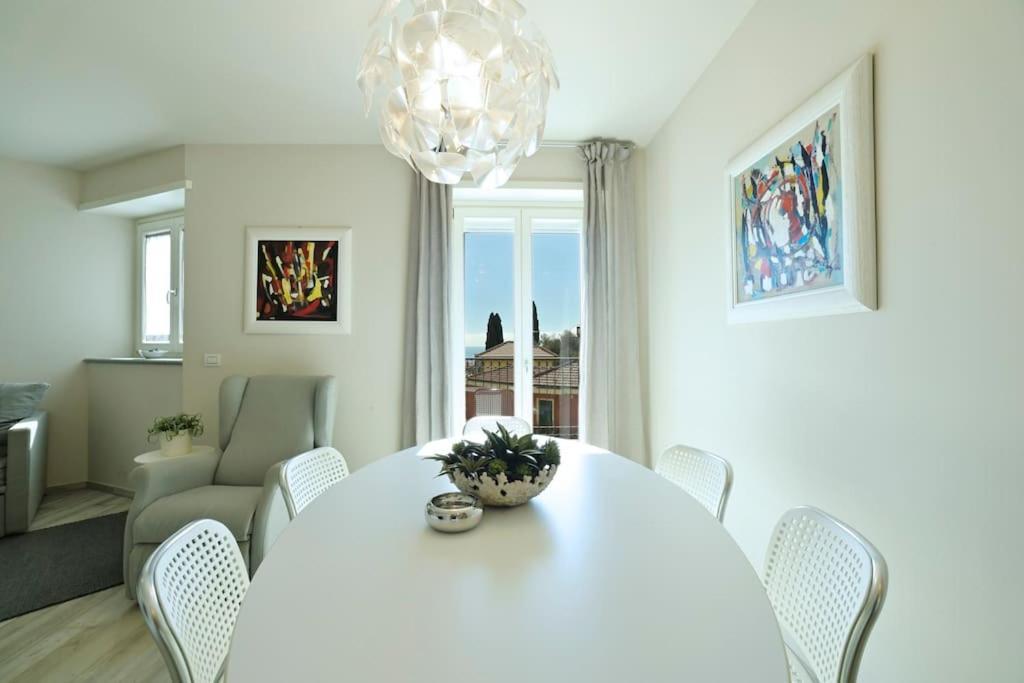 Luxury Apartament Con Garage Vista Mare Alassio Per 6 Persone Exterior photo